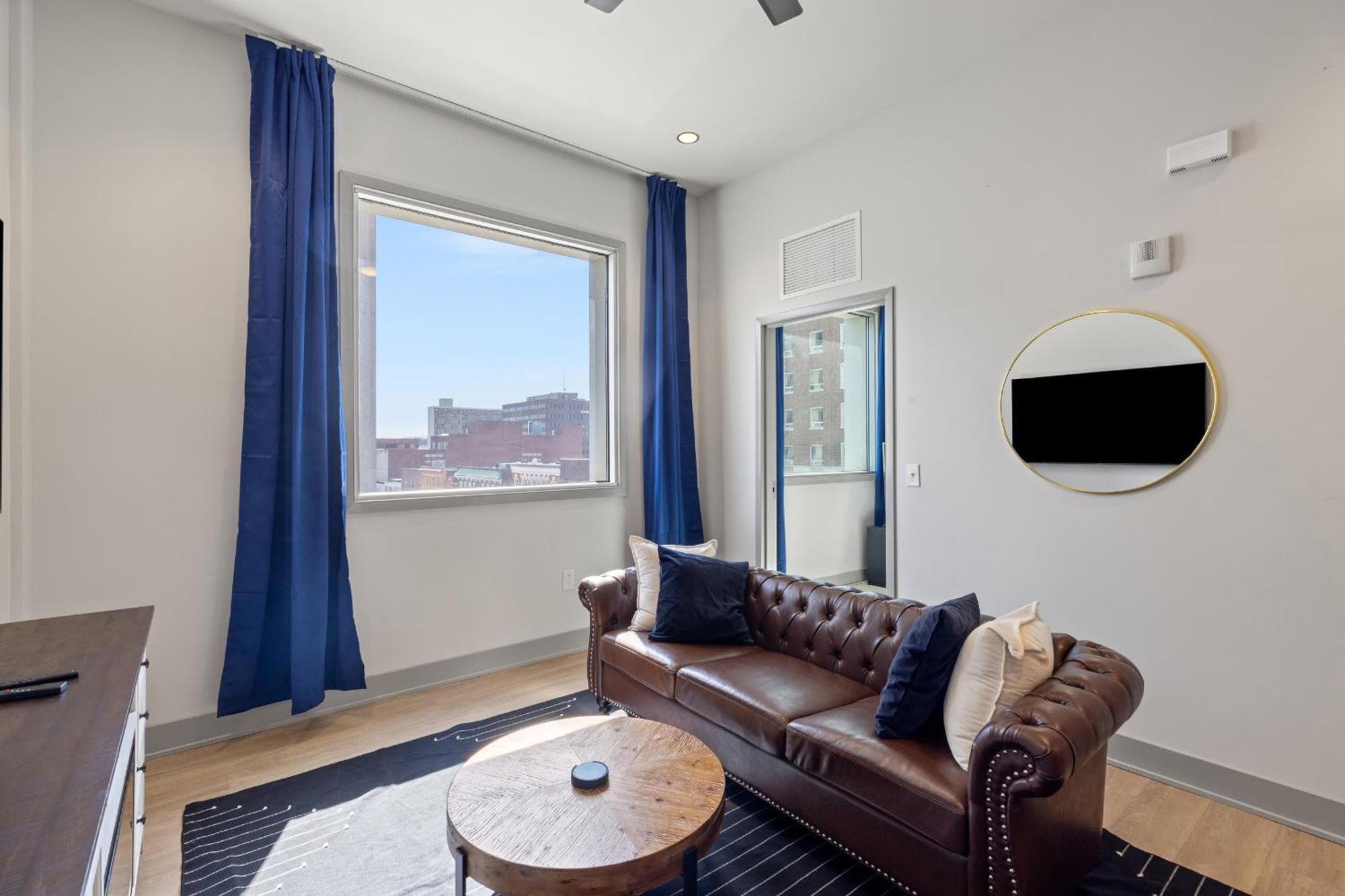 175 Lex - Walkable Downtown Lexington & Rupp Arena - Full Condos Номер фото
